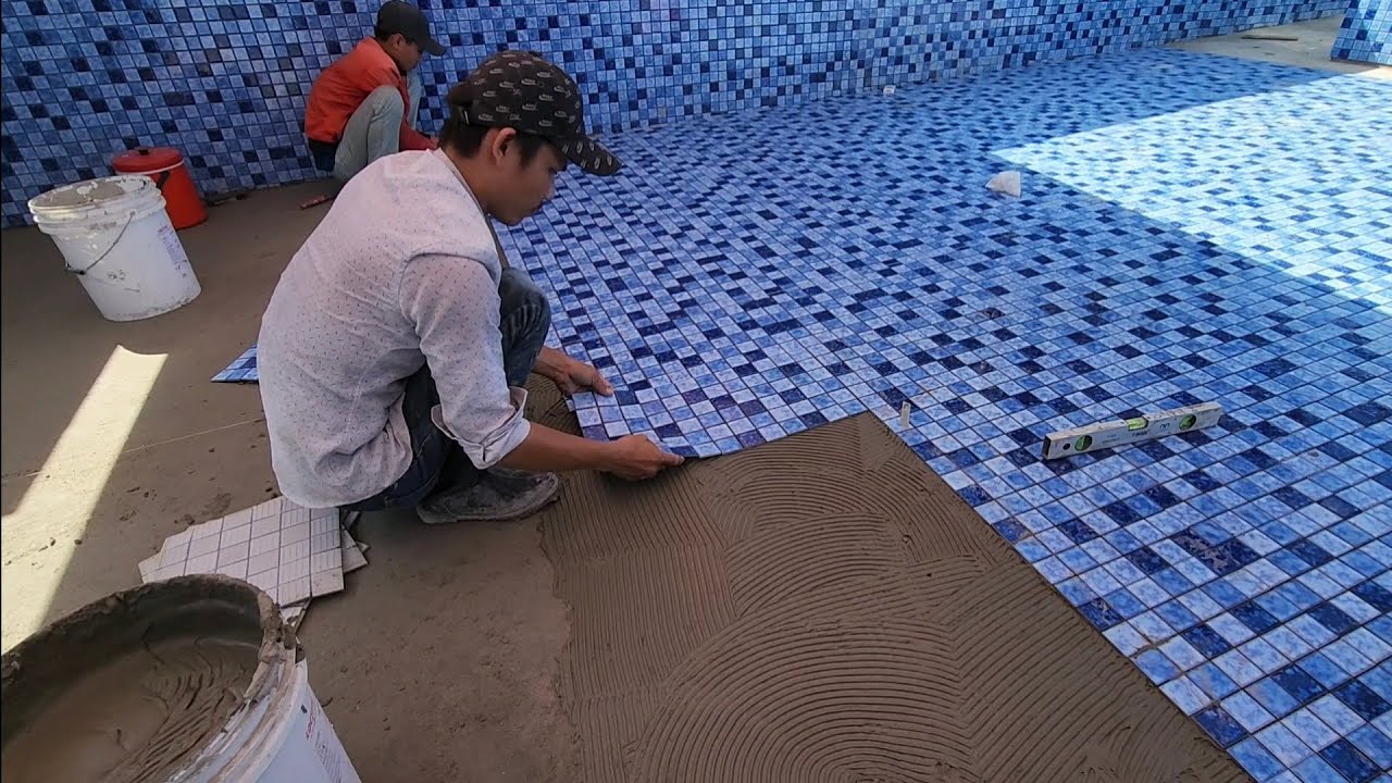 Dán tấm mosaic 