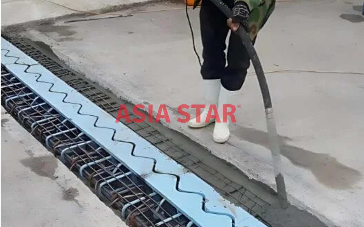 Đổ bê tông nền và cắt khe co giãn