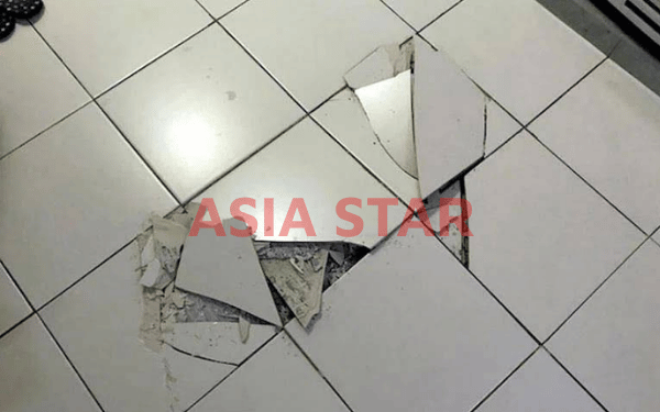 Không lát đè lên gạch vỡ