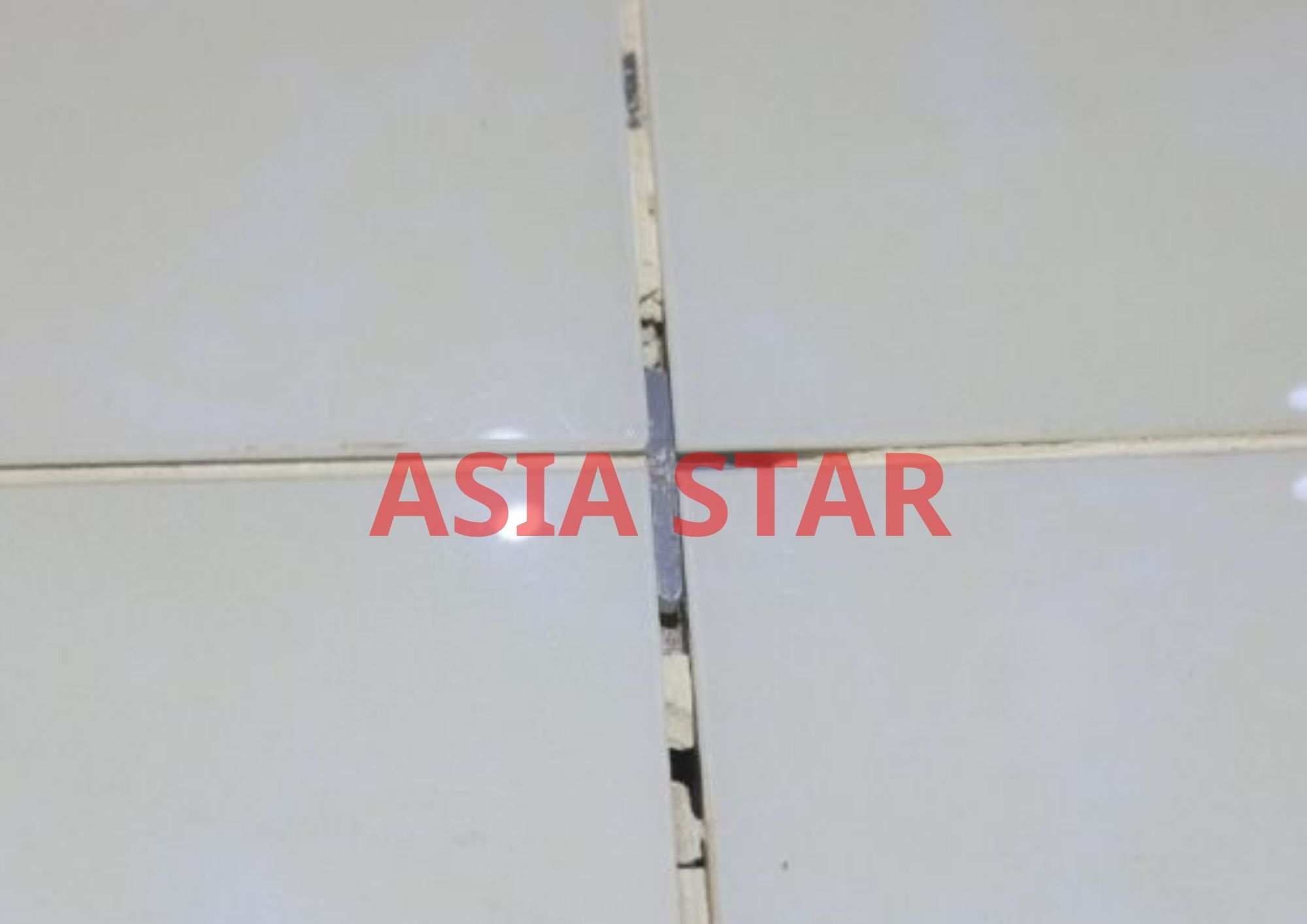 Tình trạng nứt gãy